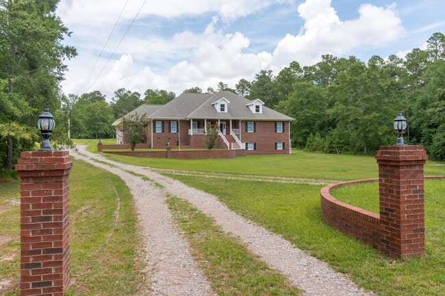 Building Photo - 785 Glenwood Dr