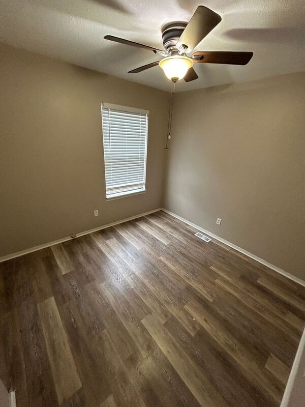 Building Photo - 116 Grether Ave