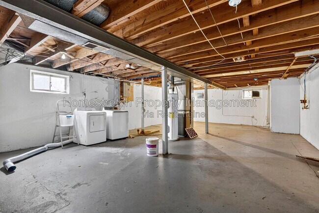 Building Photo - 10512 Earl Dr
