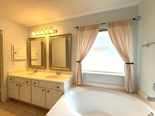 Building Photo - 20514 Westfield Estates Dr