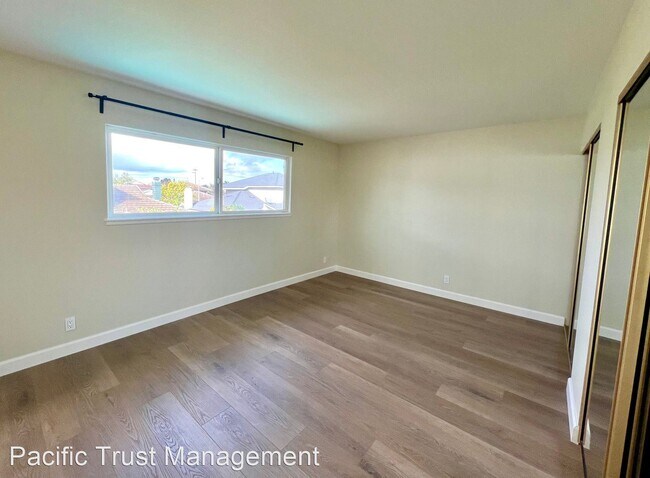 Building Photo - 4 br, 3 bath House - 9163 Evergreen Dr.