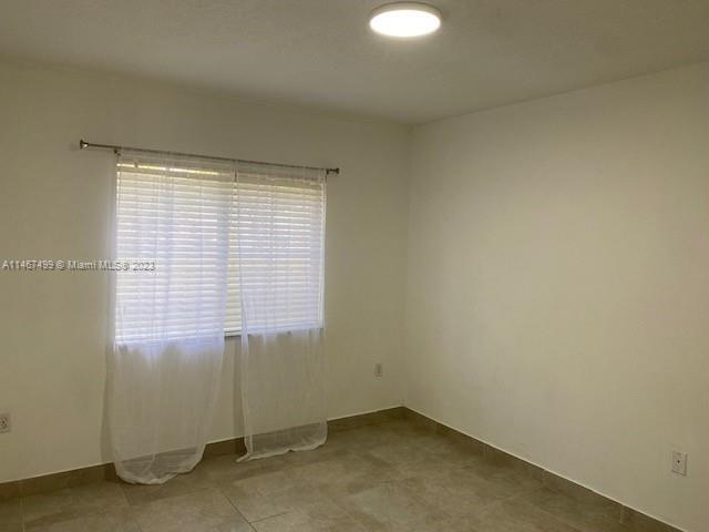 Building Photo - 1300 SE 29th St