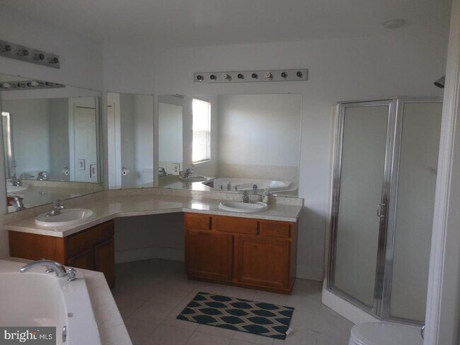 Building Photo - 6 Palmer Ct