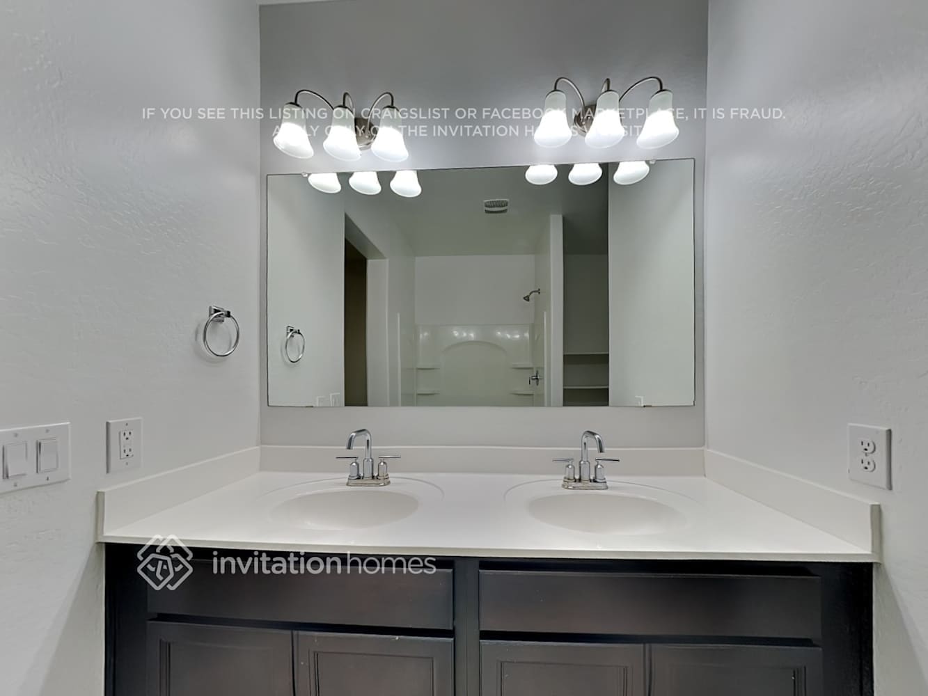 Building Photo - 31040 W Whitton Ave