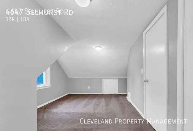 Building Photo - Wonderful North Olmsted Home