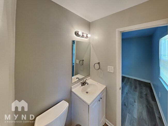 Building Photo - 3700 Braden Dr