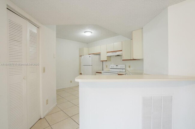 Building Photo - 9033 Wiles Rd