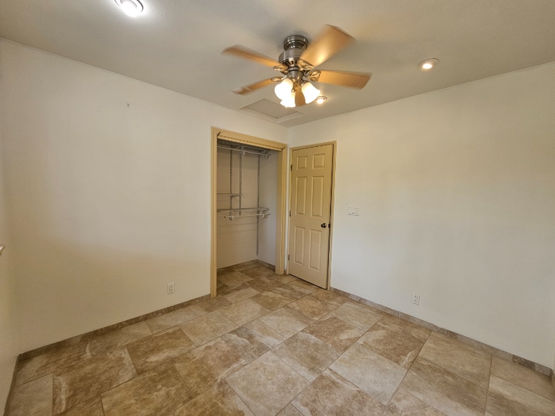 Building Photo - 15-1331-1331 24th Ave