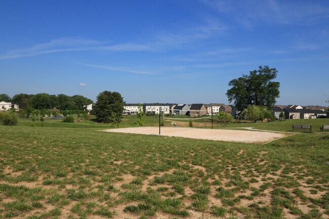 Building Photo - Beautiful Garage Townhouse in Poplar Run - Minutes to Glenmont METRO & I-200!