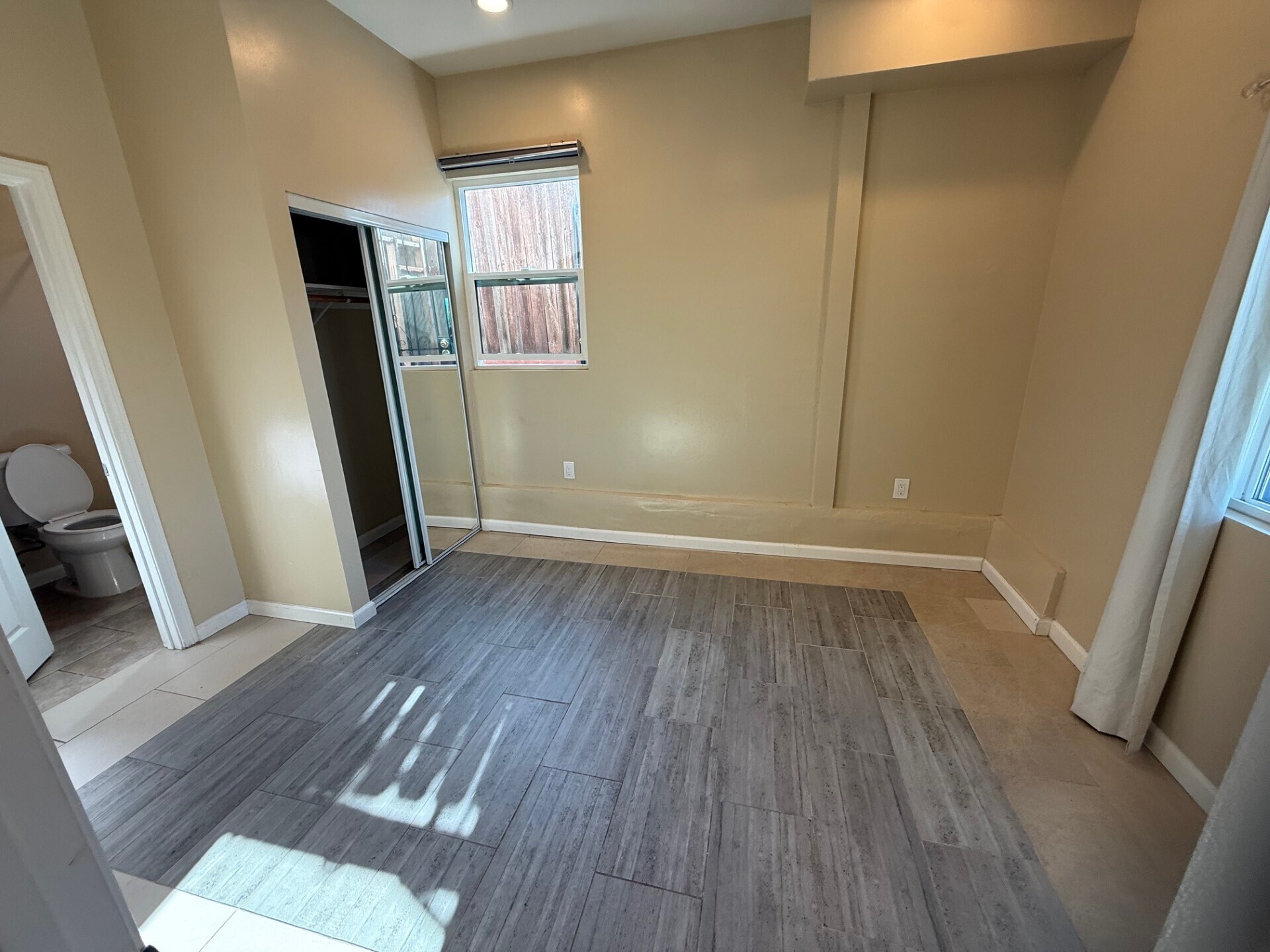 Building Photo - 5432 Mary Lane Dr