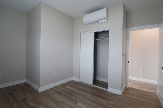 Building Photo - 200 Siler Ln