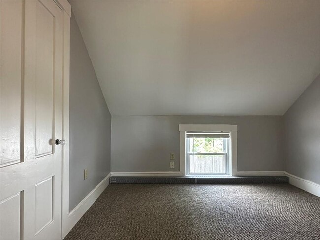 Building Photo - 296 Canonicus St