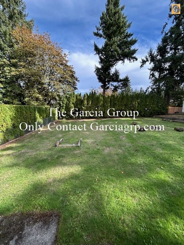 Building Photo - 17050 SE Gurnee Ave