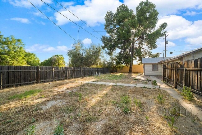 Building Photo - Charming Home in Historic Downtown Lake Elsinore!