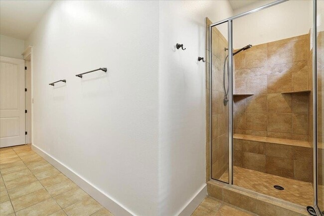 Building Photo - 5603 William Holland Ave