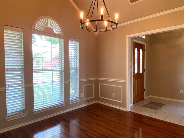 Building Photo - 9900 Buckingham Ln