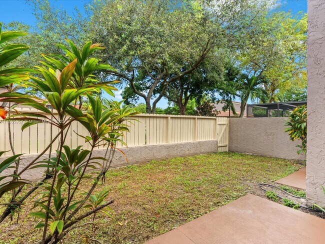 Building Photo - 203 Bonnie Brae Way