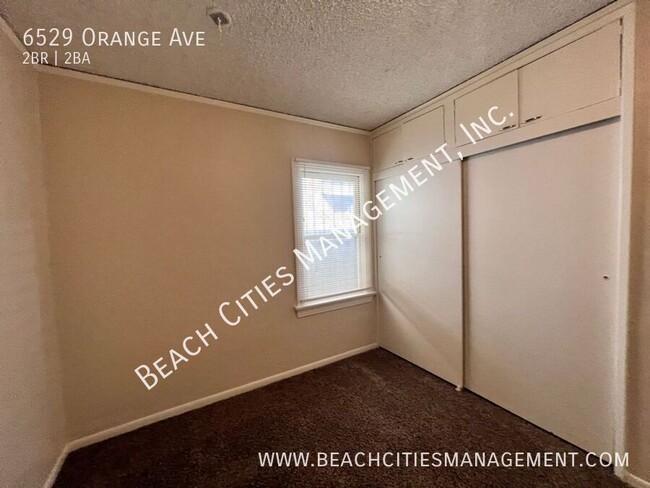 Building Photo - Large 2 Bedroom Home In North Long Beach