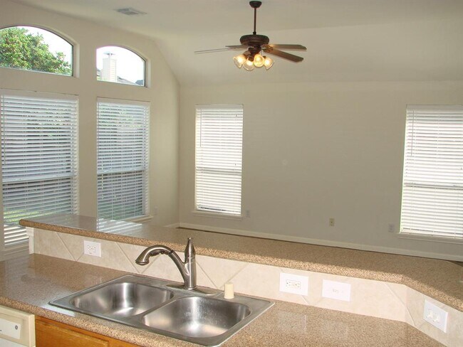 Building Photo - 22434 Cascade Springs Dr