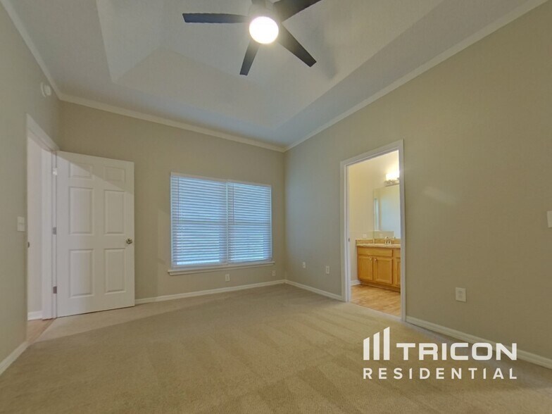 Building Photo - 1692 Brolga St