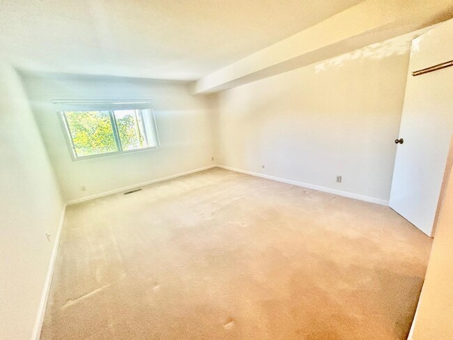 Building Photo - 5138 Cribari Pl