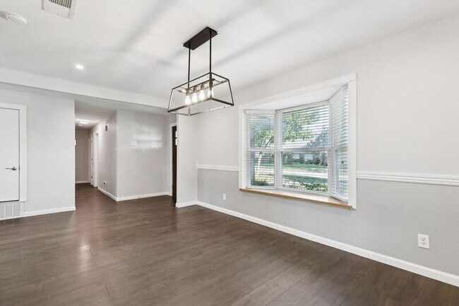 Building Photo - 3324 Claymore Dr
