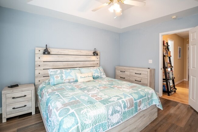 Building Photo - HOT TUB ANYONE?  THIS OFF-SEASON RENTAL IS AVAILABLE FOR A LIMITED TIME