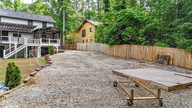 Building Photo - 3270 Brookview Dr