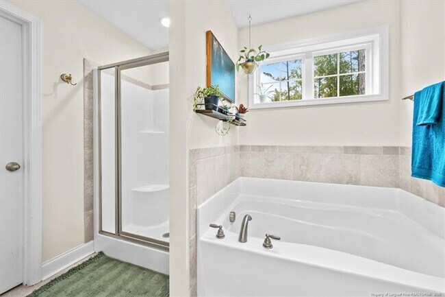 Building Photo - 400 Everest Ct