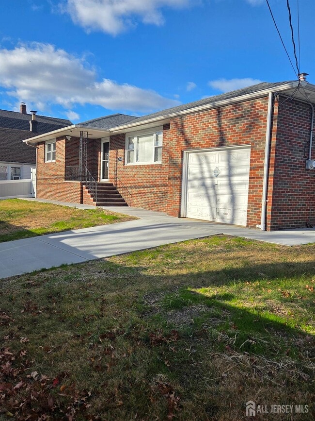 Building Photo - 354 Alpine St