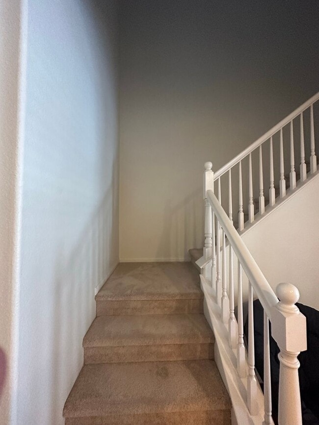 Building Photo - Stunning 3-Bedroom, 2.5-Bath Townhome in the Heart of Torrey Highlands – A Must-See!