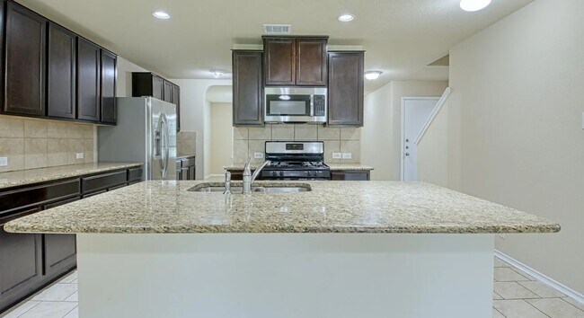 granite counter top - 10814 Arkey Ave