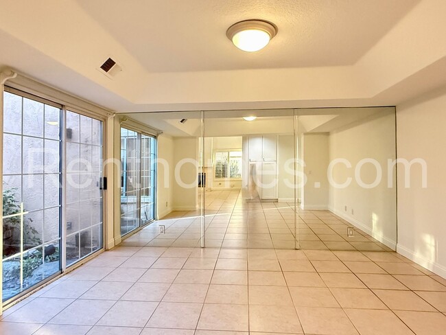 Building Photo - 11858 Caminito Corriente