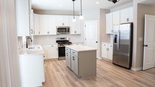 Building Photo - 1717 Longhill Dr