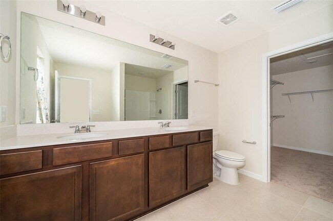 Building Photo - 1941 Summer Serenity Dr