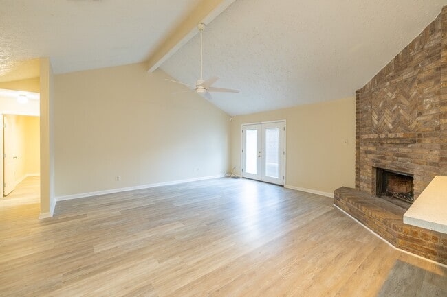 Building Photo - 2799 Wood Hollow Dr