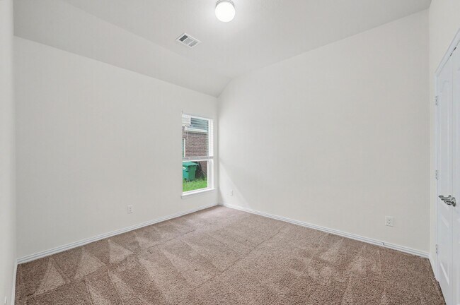 Building Photo - 21327 Somerset Shores Crossing