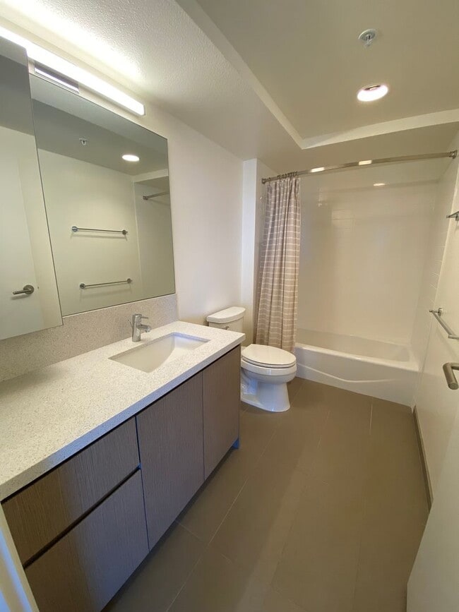 Building Photo - The Kapiolani Residence Fully Furnished 2 ...