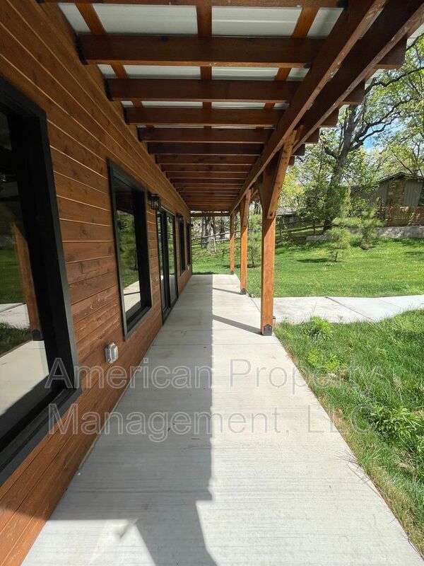 Building Photo - 3711 E 108th St