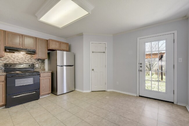 Building Photo - 230 Beech Dr