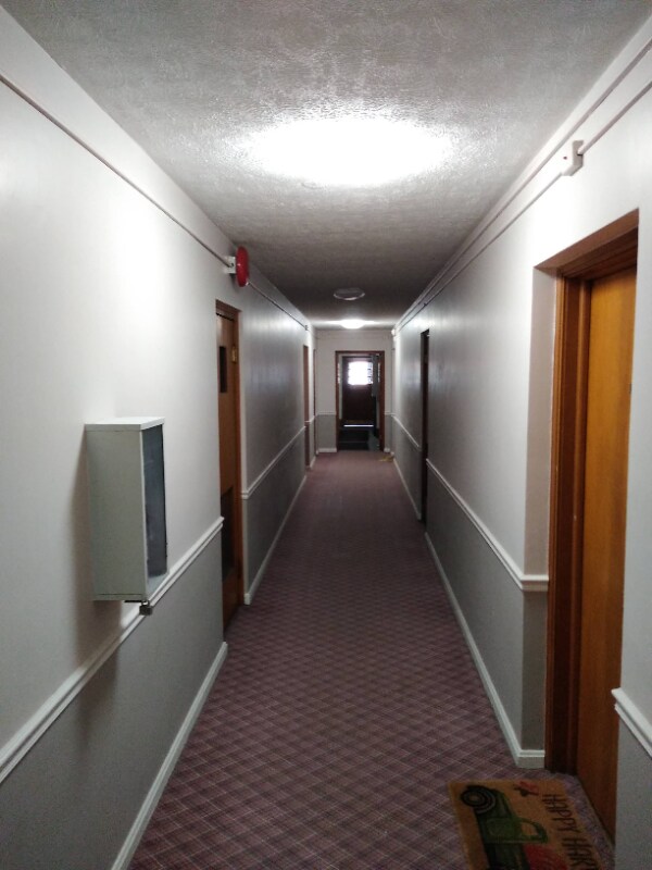 Building Photo - 13829 Cedar Rd