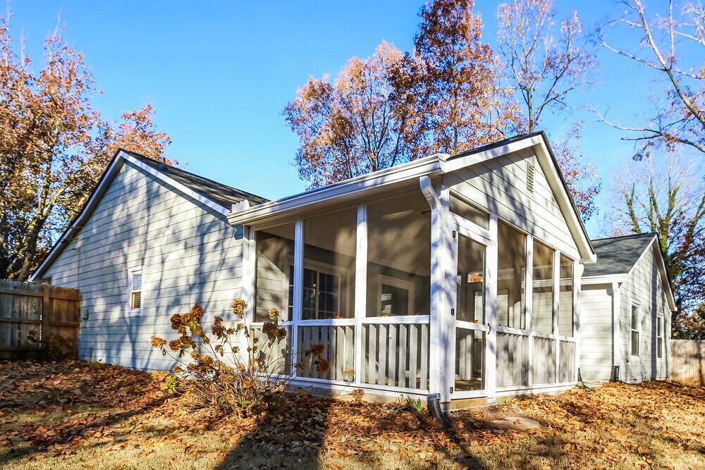 Building Photo - 923 River Rock Dr