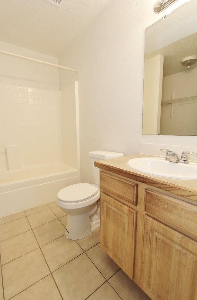 Building Photo - Clean Single-Level Home in Charter Pointe
