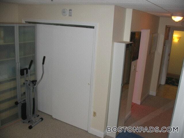 Building Photo - 62 Boylston St