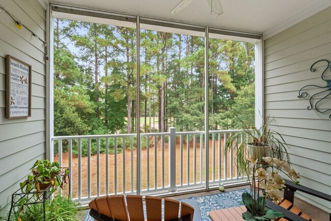 Building Photo - “Snowbird & Mid-Term Rental – 2BR Barefoot...