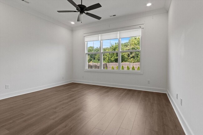 Building Photo - Charming and Spacious 4-Bedroom Home with Bonus Room and Private Backyard