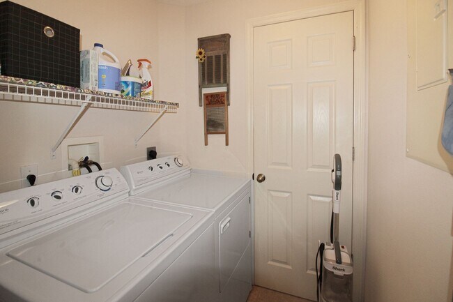 Building Photo - Plantation Golf and Country Club Seasonal Condo for Rent