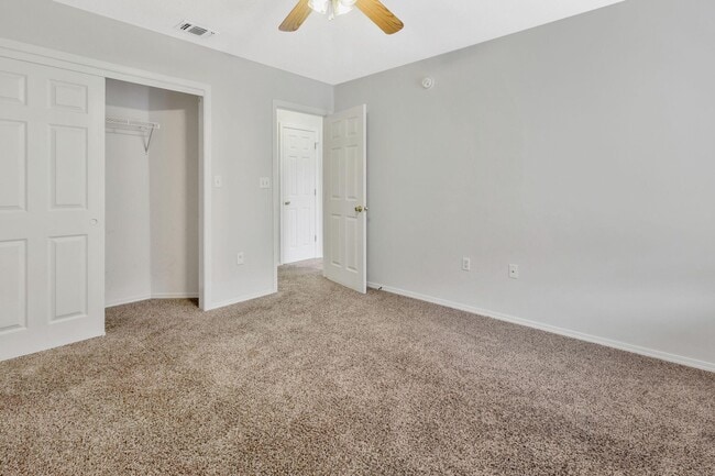 Building Photo - 1828 Sod Dr