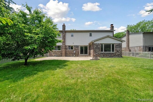Building Photo - 7302 Parkway Ct