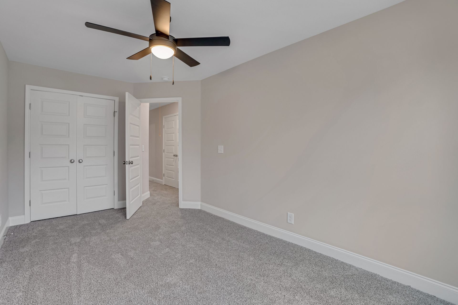 Building Photo - Excell Pointe 3 Bedroom Townhomes